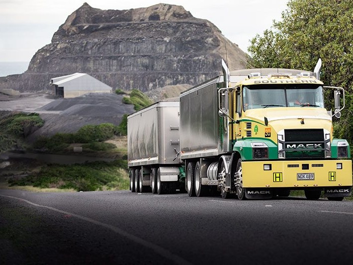 Playing the Southern Anthem - NZ Trucking